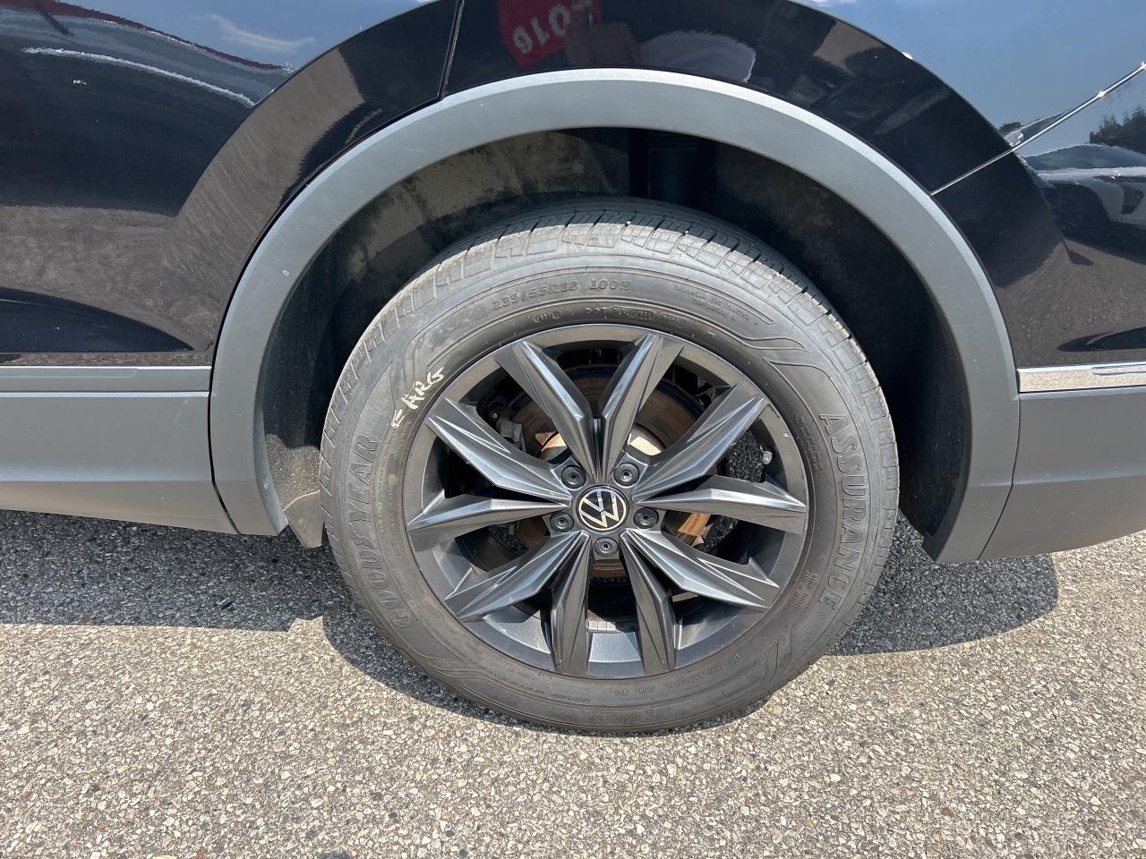 2022 Volkswagen Tiguan SE, LEATHER, CLEAN CARFAX, BACK UP CAMERA! - Photo #10