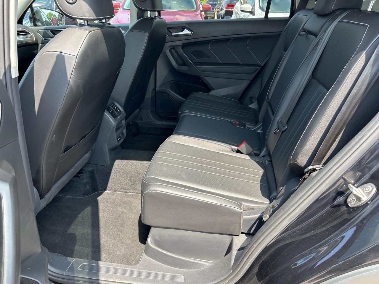 2022 Volkswagen Tiguan SE, LEATHER, CLEAN CARFAX, BACK UP CAMERA! - Photo #12