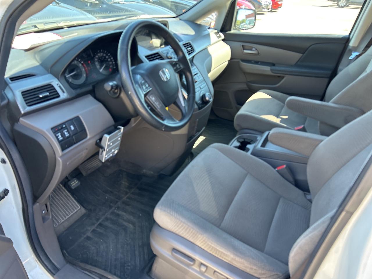 2013 Honda Odyssey EX, HEATED SEATS, CLEAN CARFAX! - Photo #14