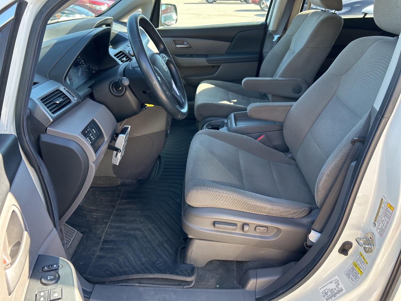 2013 Honda Odyssey EX, HEATED SEATS, CLEAN CARFAX! - Photo #16