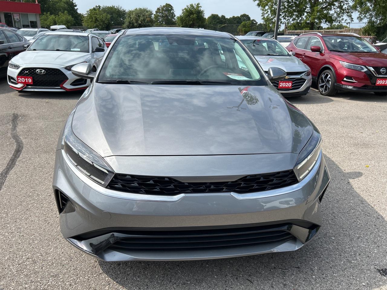 2023 Kia Forte EX, AUTO, 31 000 KMS, HEATED SEATS, SUNROOF! Photo