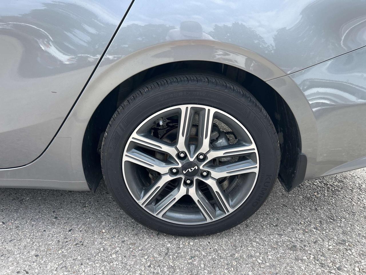 2023 Kia Forte EX, AUTO, 31 000 KMS, HEATED SEATS, SUNROOF! - Photo #10