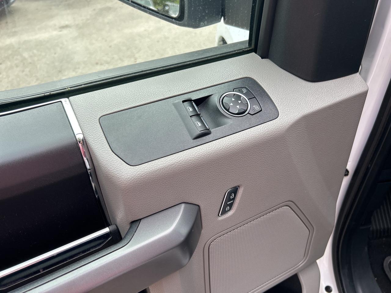 2019 Ford F-150 XLT, RWD, REG CAB, LONG BOX, CLEAN CARFAX! - Photo #13