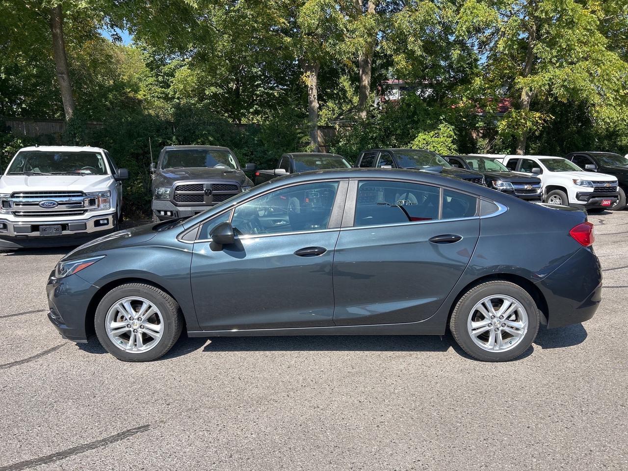 2017 Chevrolet Cruze LT, CLEAN CARFAX, SUNROOF, LOW KMS! Photo