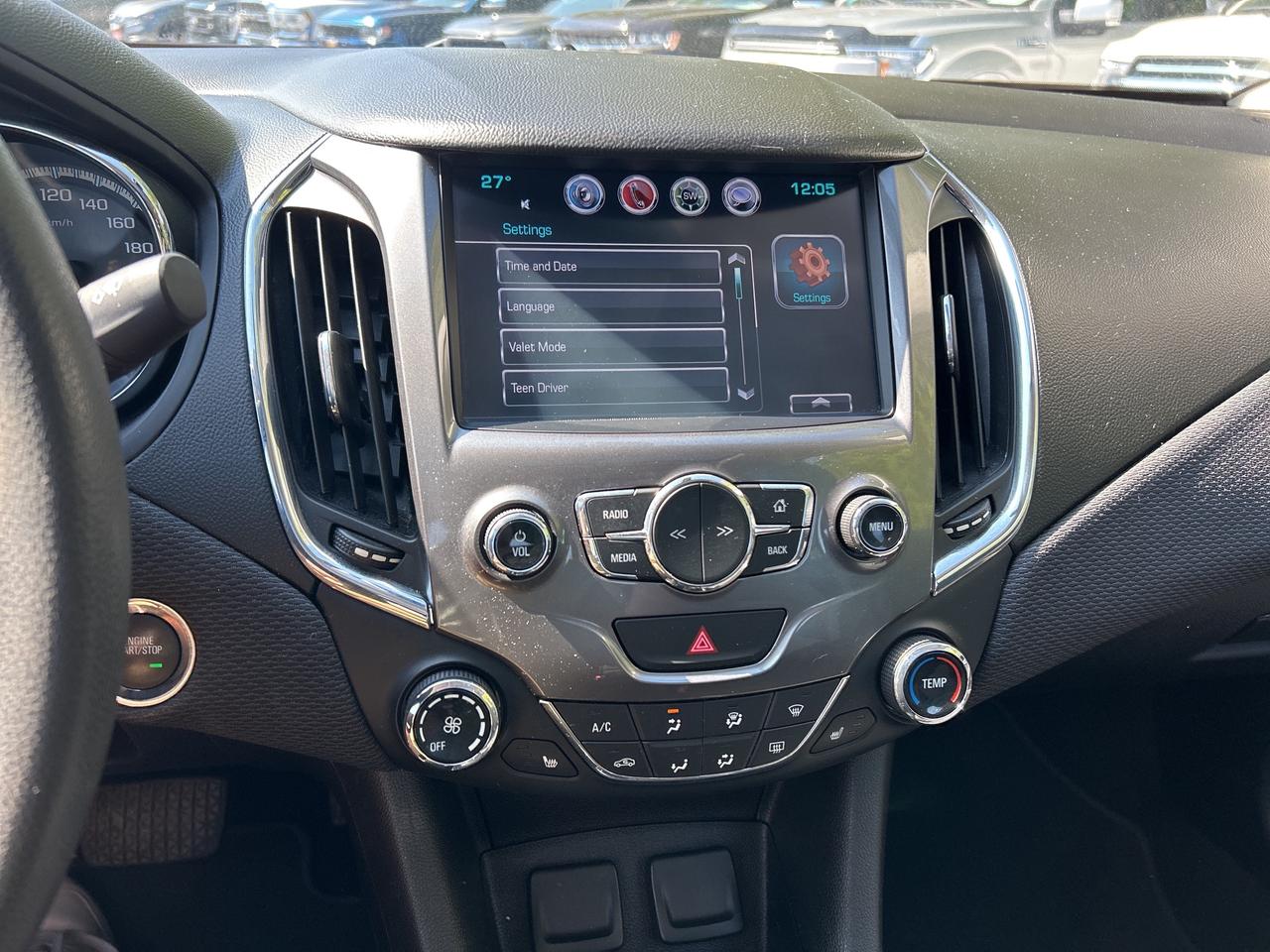 2017 Chevrolet Cruze LT, CLEAN CARFAX, SUNROOF, LOW KMS! Photo