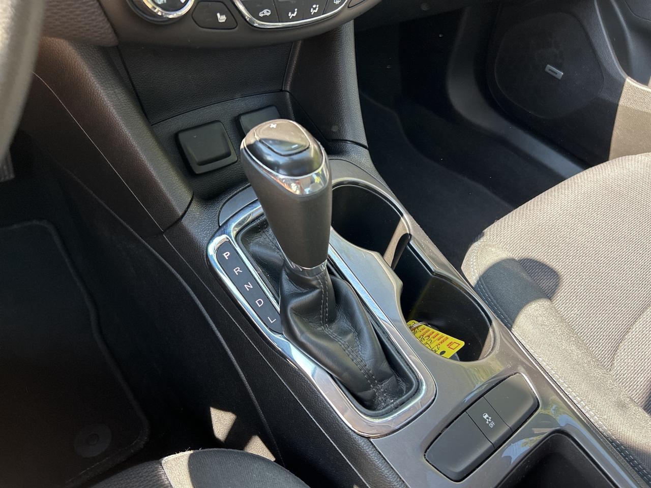 2017 Chevrolet Cruze LT, CLEAN CARFAX, SUNROOF, LOW KMS! Photo