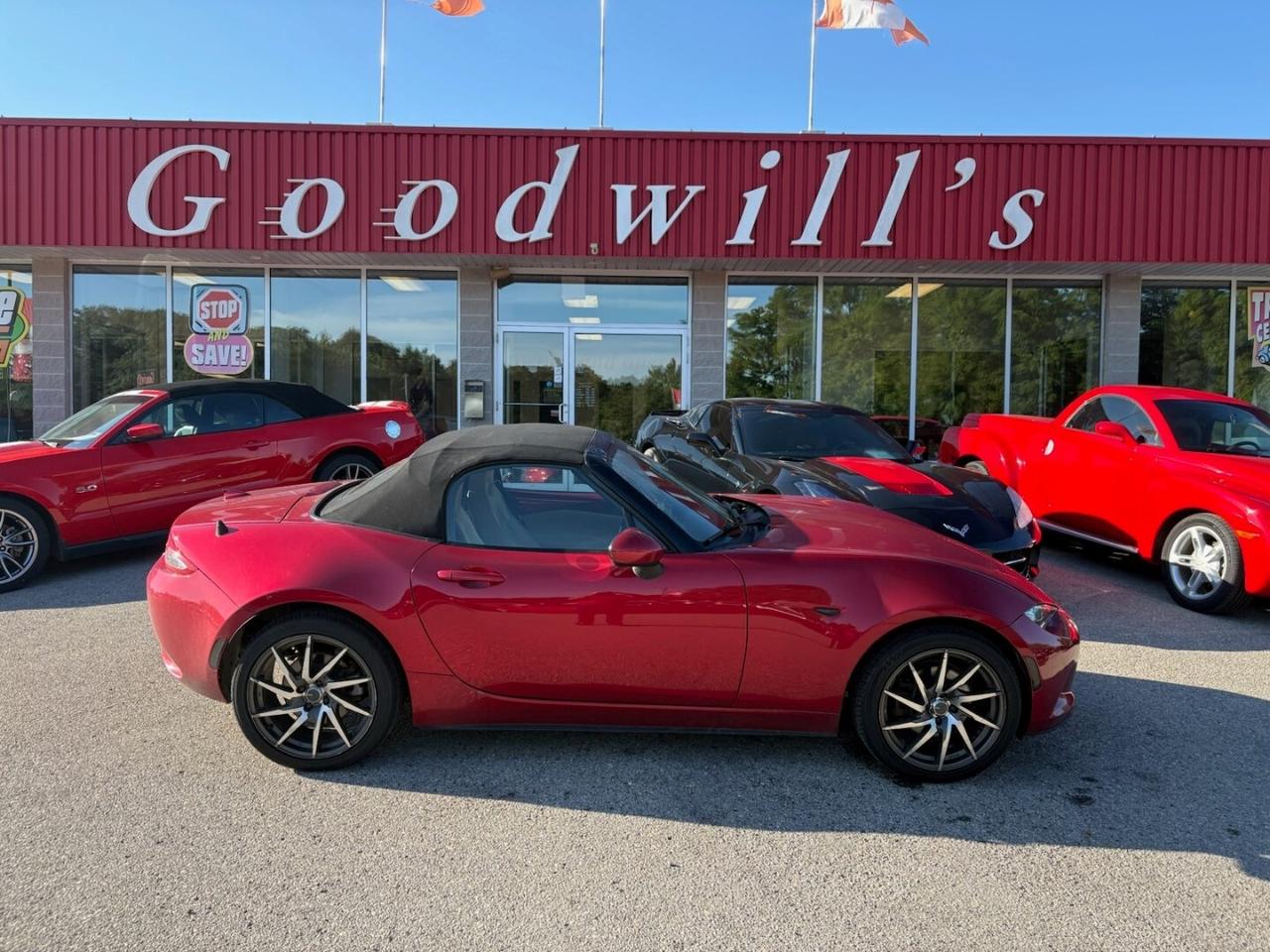 2016 Mazda Miata MX-5 GT, AUTO, CLEAN CARFAX, LEATHER, CONVERTIBLE! - Photo #2