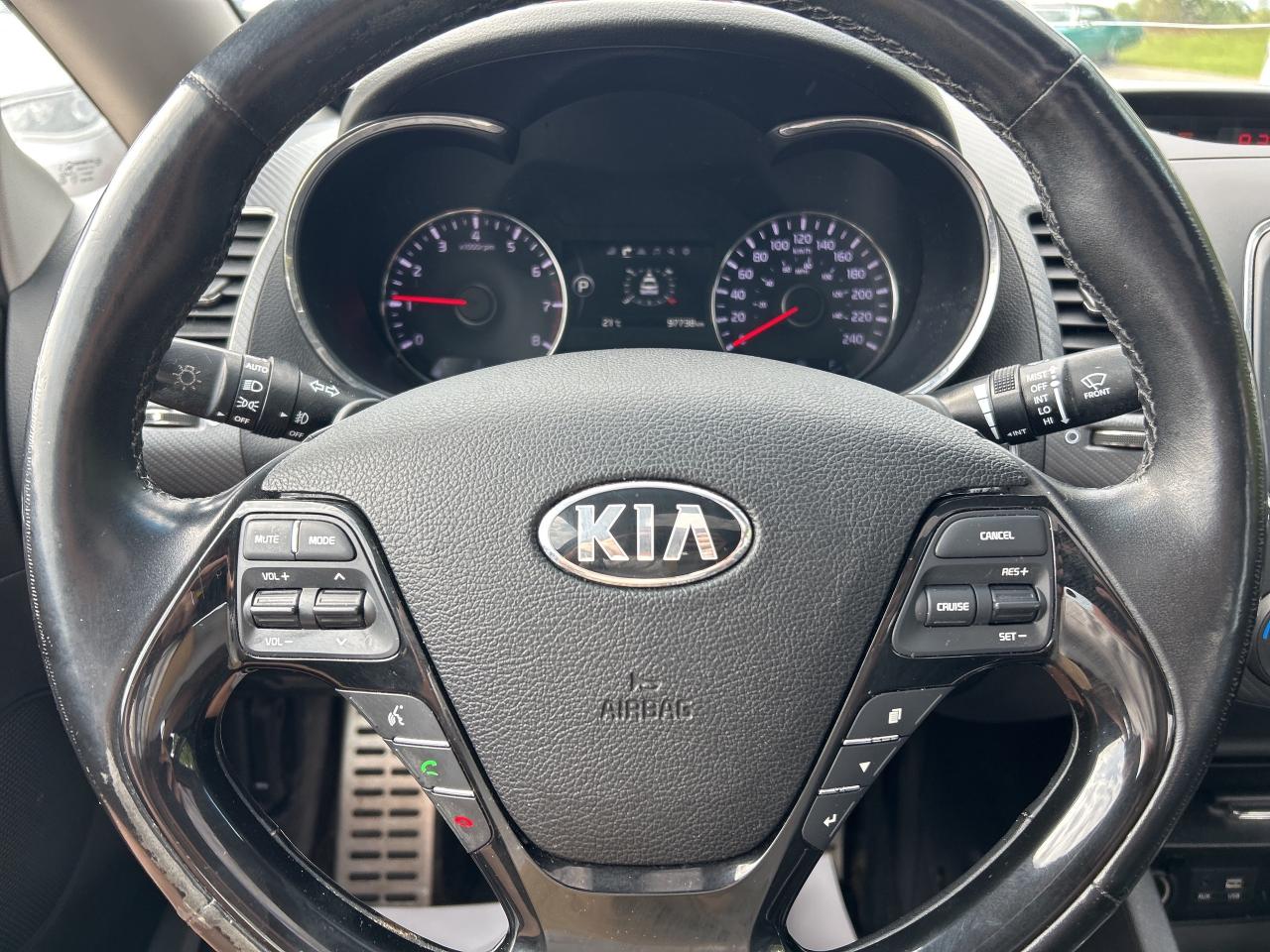 2017 Kia Forte SX, CLEAN CARFAX, SUNROOF, HEATED LEATHER! - Photo #18