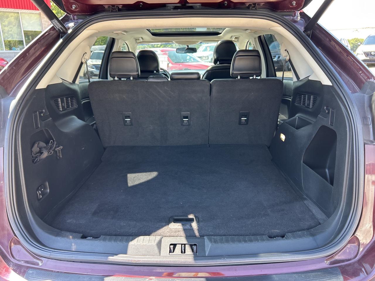 2018 Ford Edge SEL, CLEAN CARFAX, AWD, HEATED SEATS & WHEEL! - Photo #11