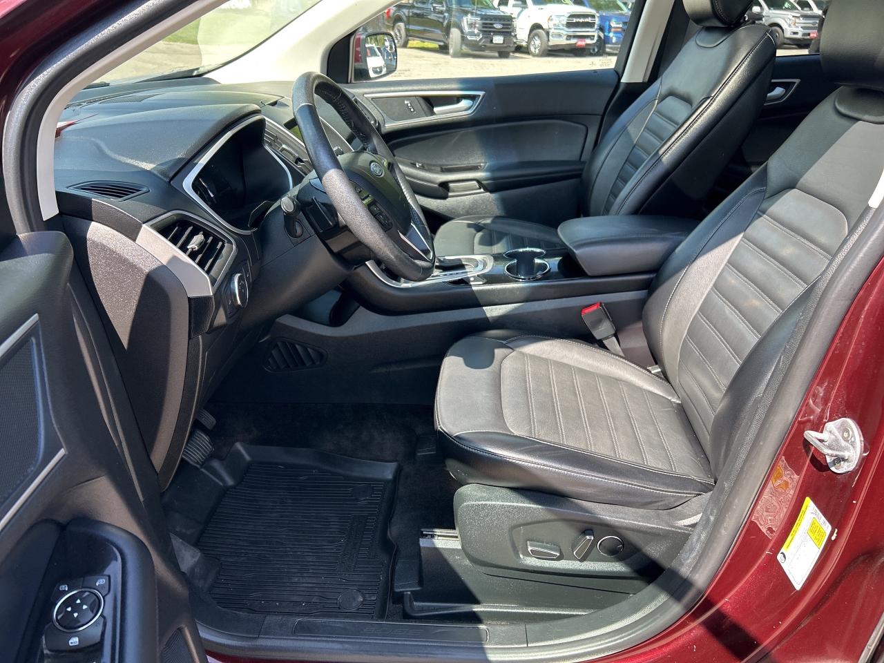 2018 Ford Edge SEL, CLEAN CARFAX, AWD, HEATED SEATS & WHEEL! - Photo #15