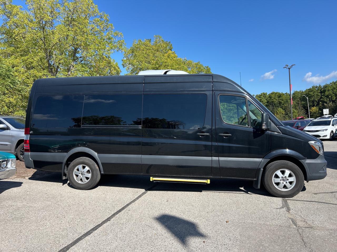 2018 Mercedes-Benz Sprinter Passenger Van 2500 HIGH ROOF, CLEAN CARFAX, DIESEL, 12 PASSENGER - Photo #5