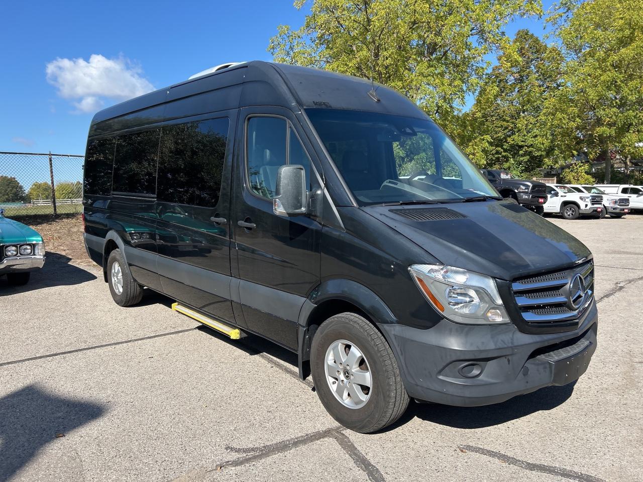2018 Mercedes-Benz Sprinter Passenger Van 2500 HIGH ROOF, CLEAN CARFAX, DIESEL, 12 PASSENGER - Photo #4
