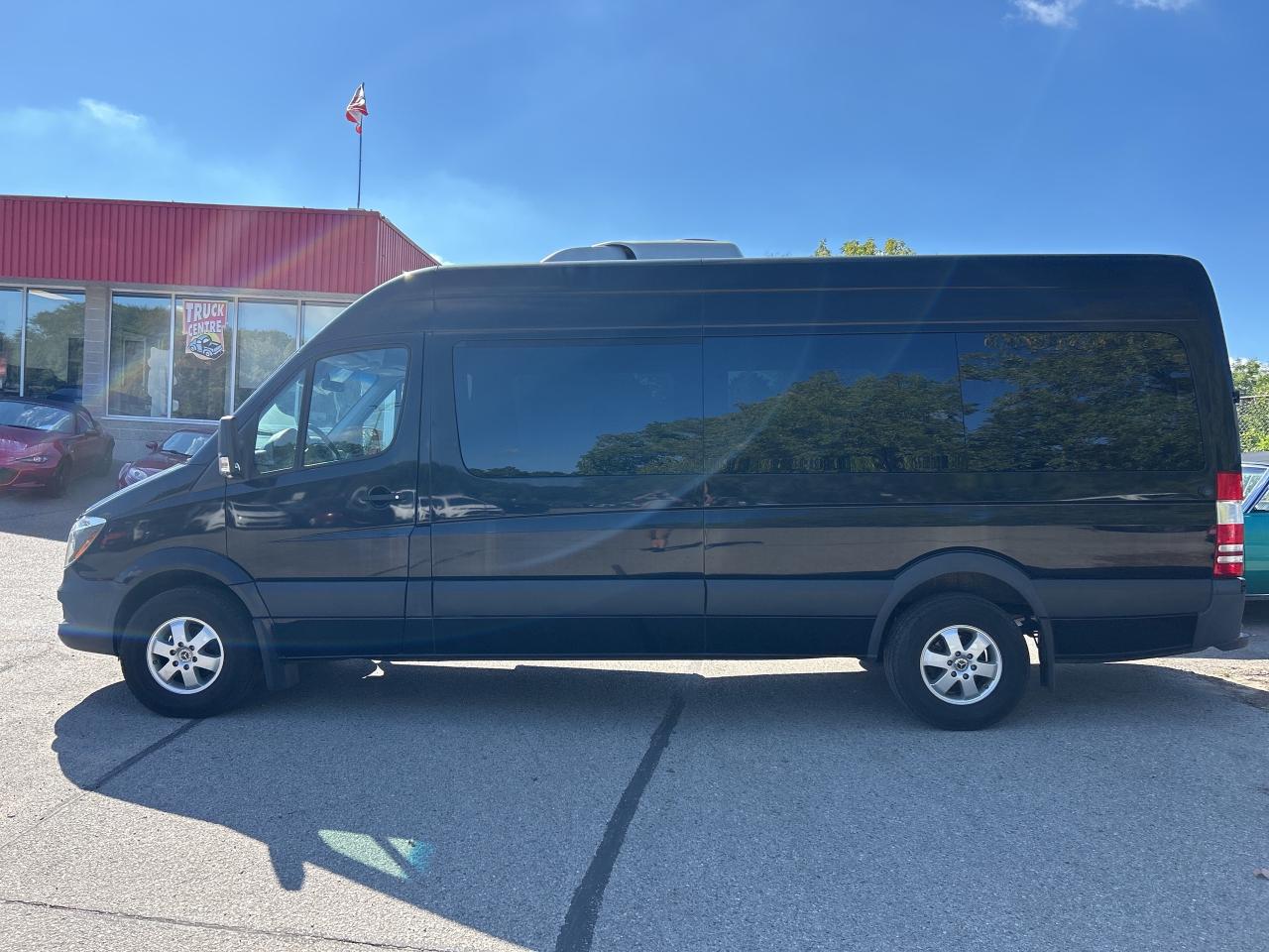 2018 Mercedes-Benz Sprinter Passenger Van 2500 HIGH ROOF, CLEAN CARFAX, DIESEL, 12 PASSENGER - Photo #9