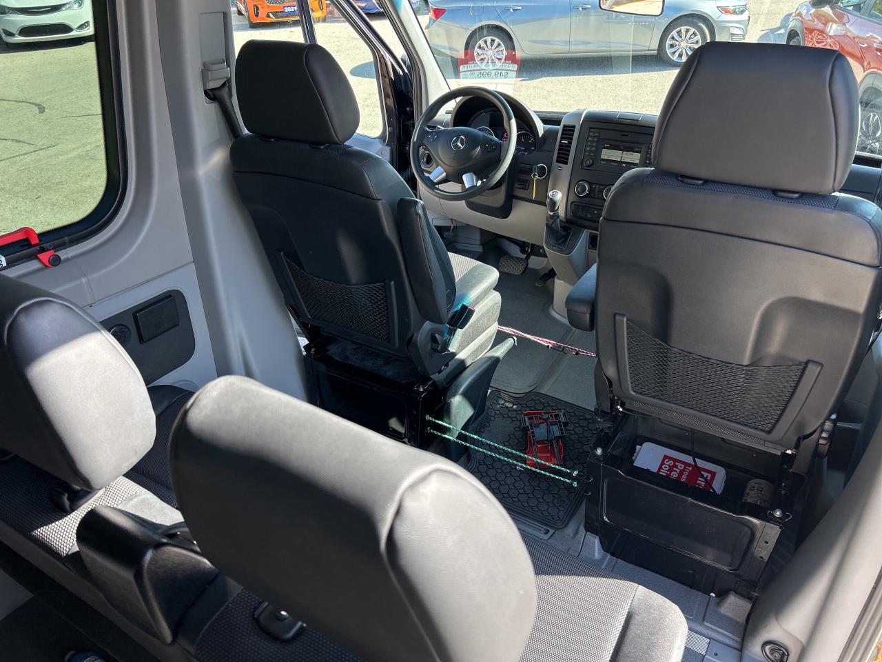 2018 Mercedes-Benz Sprinter Passenger Van 2500 HIGH ROOF, CLEAN CARFAX, DIESEL, 12 PASSENGER - Photo #18