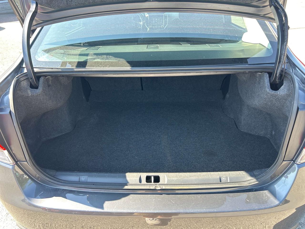 2018 Subaru Impreza CLEAN CARFAX, BACK UP CAMERA, HEATED SEATS! Photo