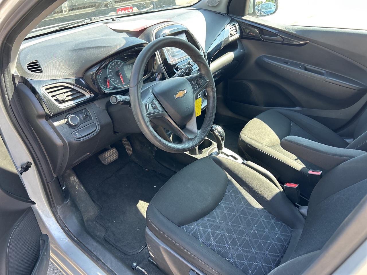 2021 Chevrolet Spark 1LT, CLEAN CARFAX, BACK UP CAMERA! Photo