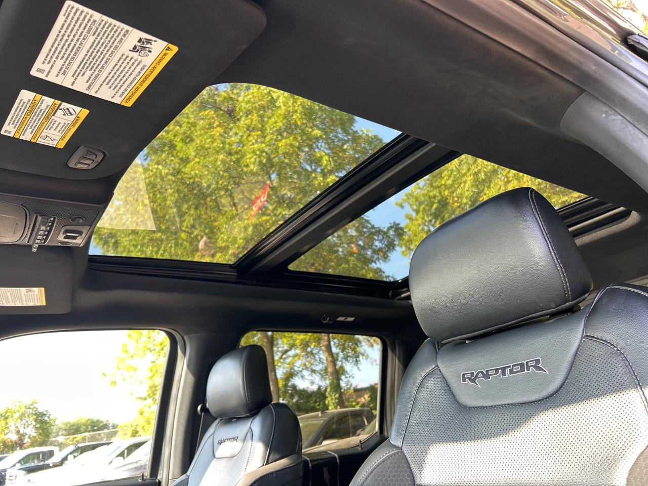 2019 Ford F-150 RAPTOR, SUNROOF, REMOTE START, LEATHER! - Photo #16