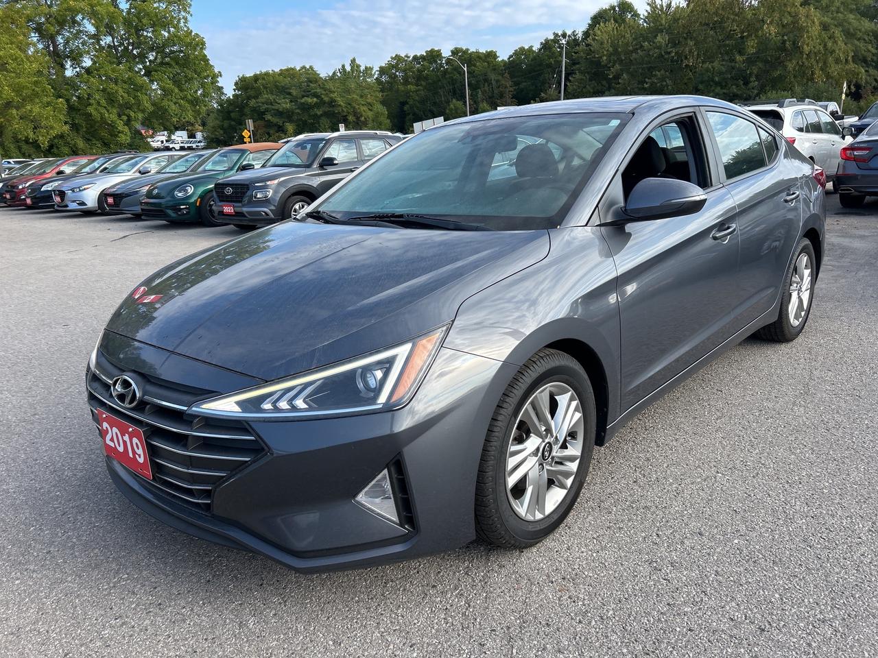 2019 Hyundai Elantra PREFERRED, CLEAN CARFAX, SUNROOF, HEATED SEATS! Photo