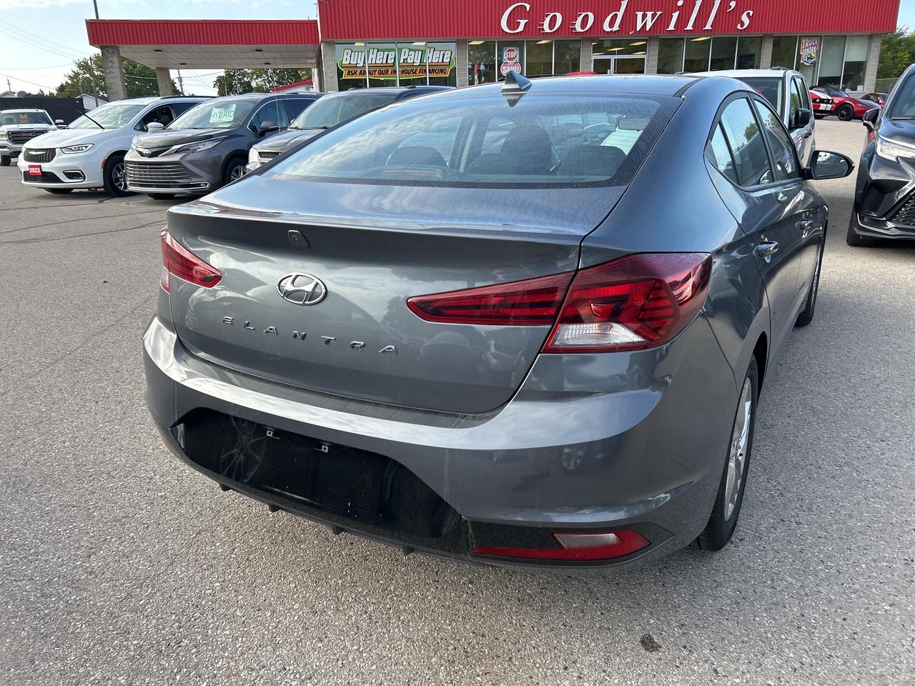 2019 Hyundai Elantra PREFERRED, CLEAN CARFAX, SUNROOF, HEATED SEATS! - Photo #6