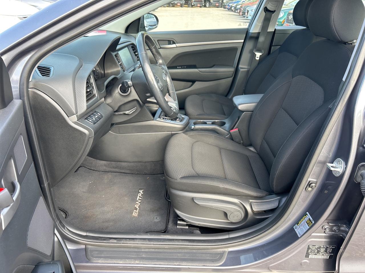 2019 Hyundai Elantra PREFERRED, CLEAN CARFAX, SUNROOF, HEATED SEATS! - Photo #12