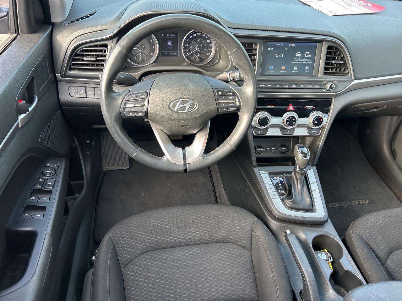 2019 Hyundai Elantra PREFERRED, CLEAN CARFAX, SUNROOF, HEATED SEATS! Photo