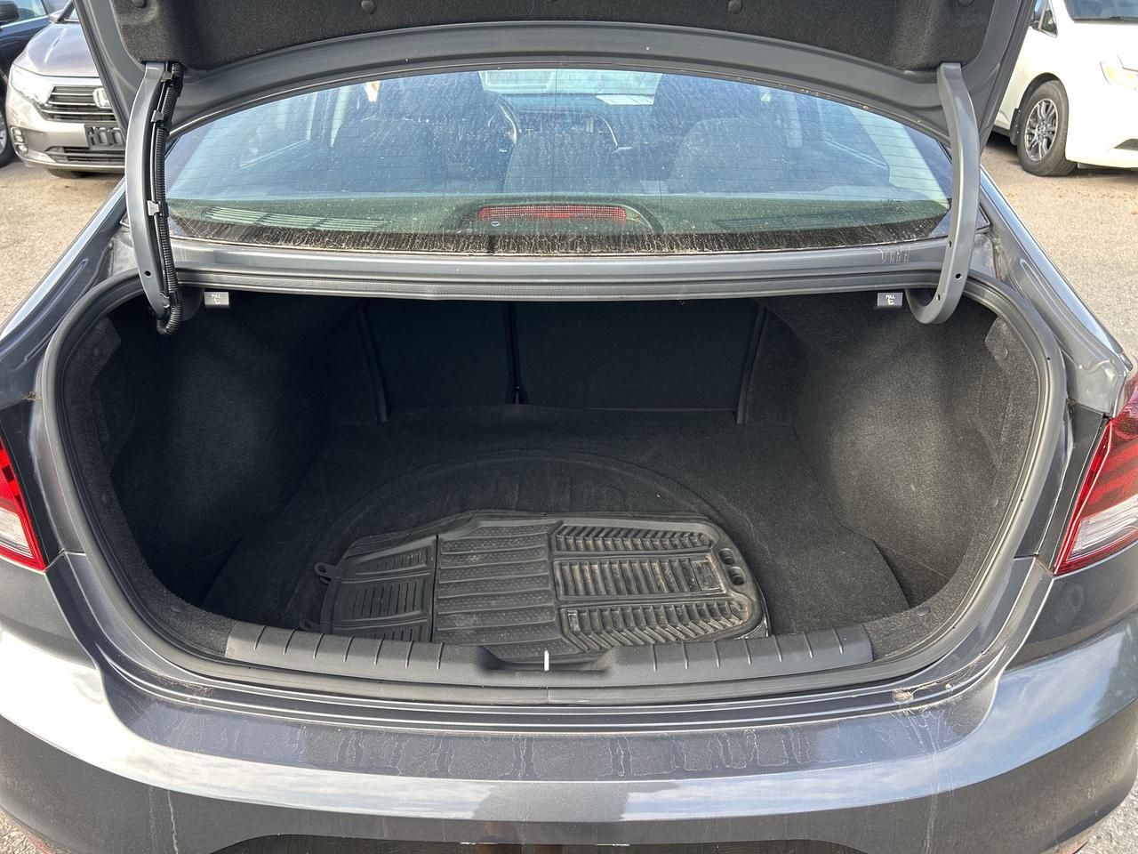 2019 Hyundai Elantra PREFERRED, CLEAN CARFAX, SUNROOF, HEATED SEATS! - Photo #17