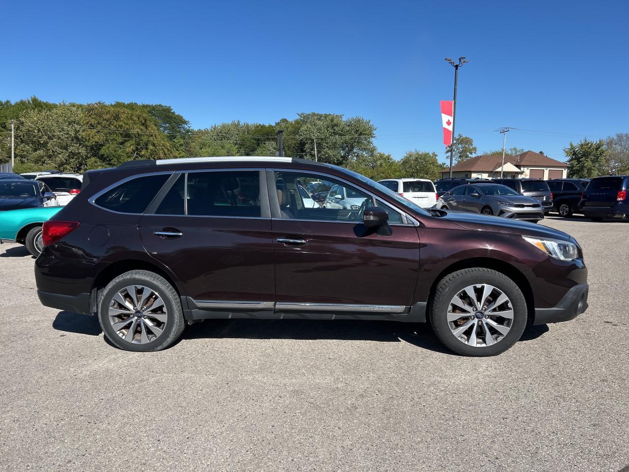 2017 Subaru Outback 3.6R TOURING, CLEAN CARFAX, HEATED LEATHER! - Photo #5