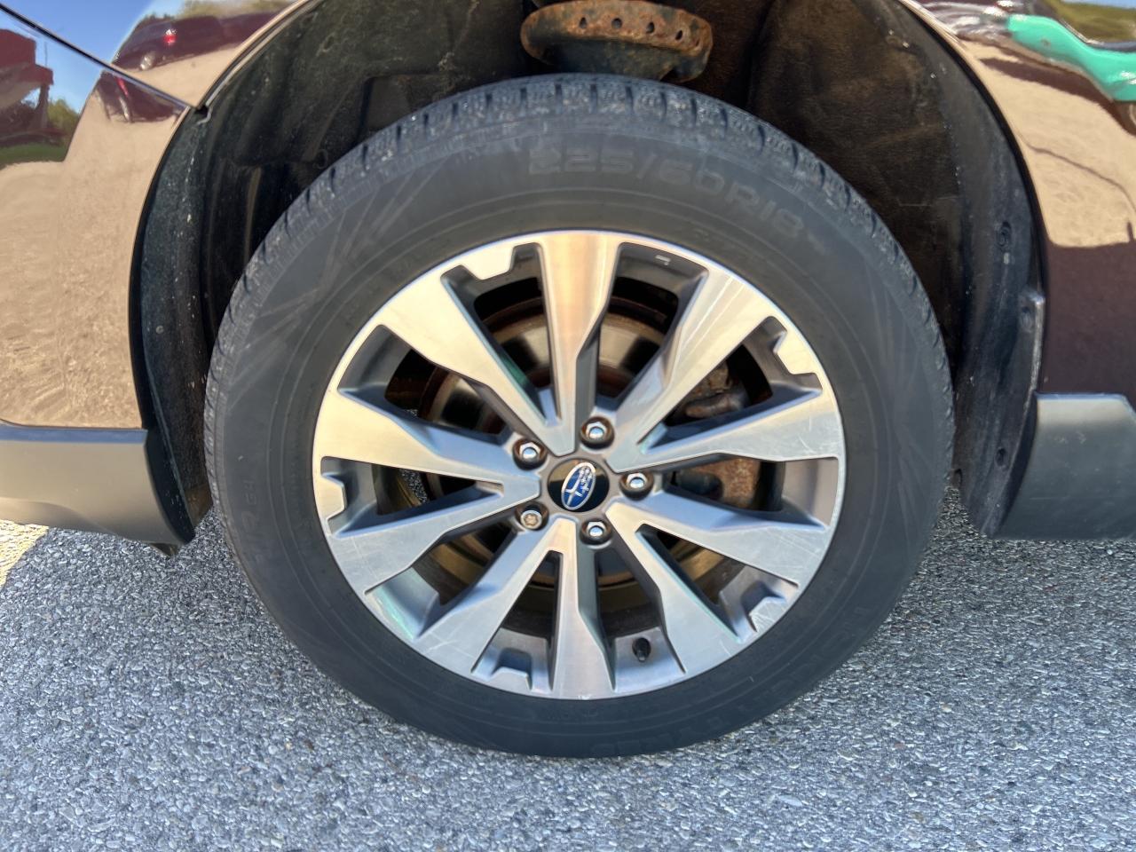 2017 Subaru Outback 3.6R TOURING, CLEAN CARFAX, HEATED LEATHER! - Photo #10