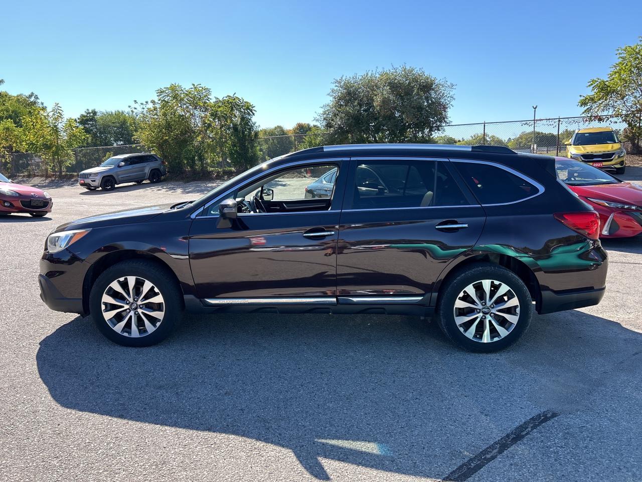 2017 Subaru Outback 3.6R TOURING, CLEAN CARFAX, HEATED LEATHER! - Photo #9