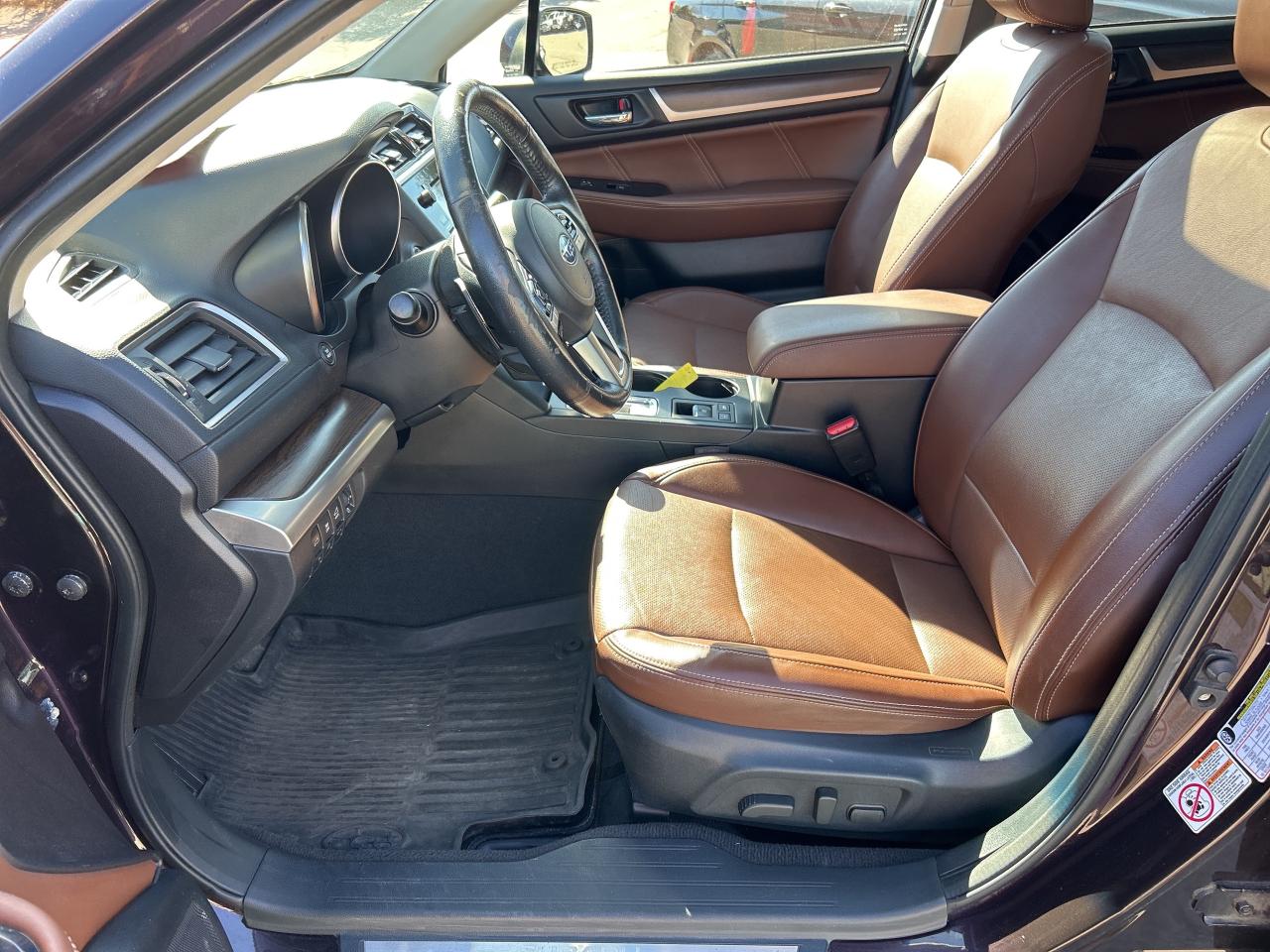 2017 Subaru Outback 3.6R TOURING, CLEAN CARFAX, HEATED LEATHER! - Photo #15