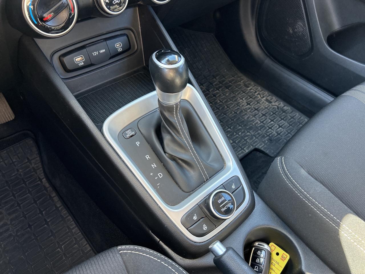 2023 Hyundai Venue PREFERRED, CLEAN CARFAX, REMOTE START, BACK UP CAM - Photo #20