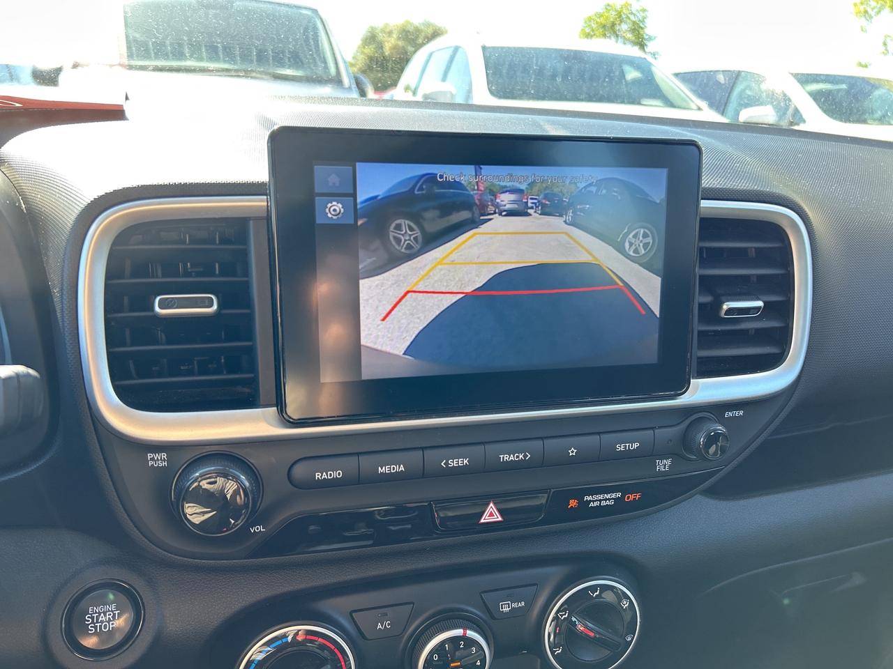 2023 Hyundai Venue PREFERRED, CLEAN CARFAX, REMOTE START, BACK UP CAM Photo