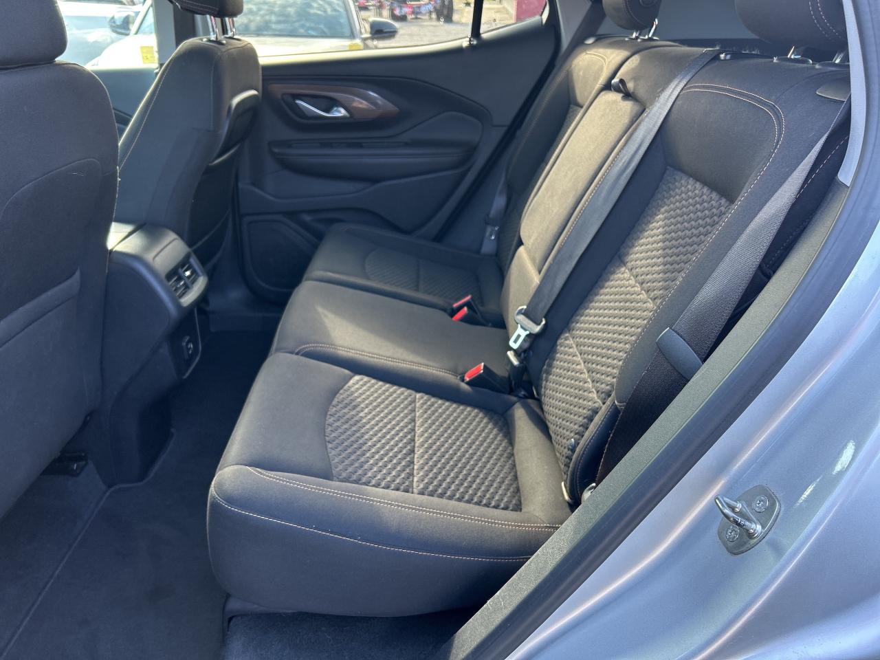 2018 GMC Terrain SLE, CLEAN CARFAX, HEATED SEATS, REMOTE START! - Photo #10