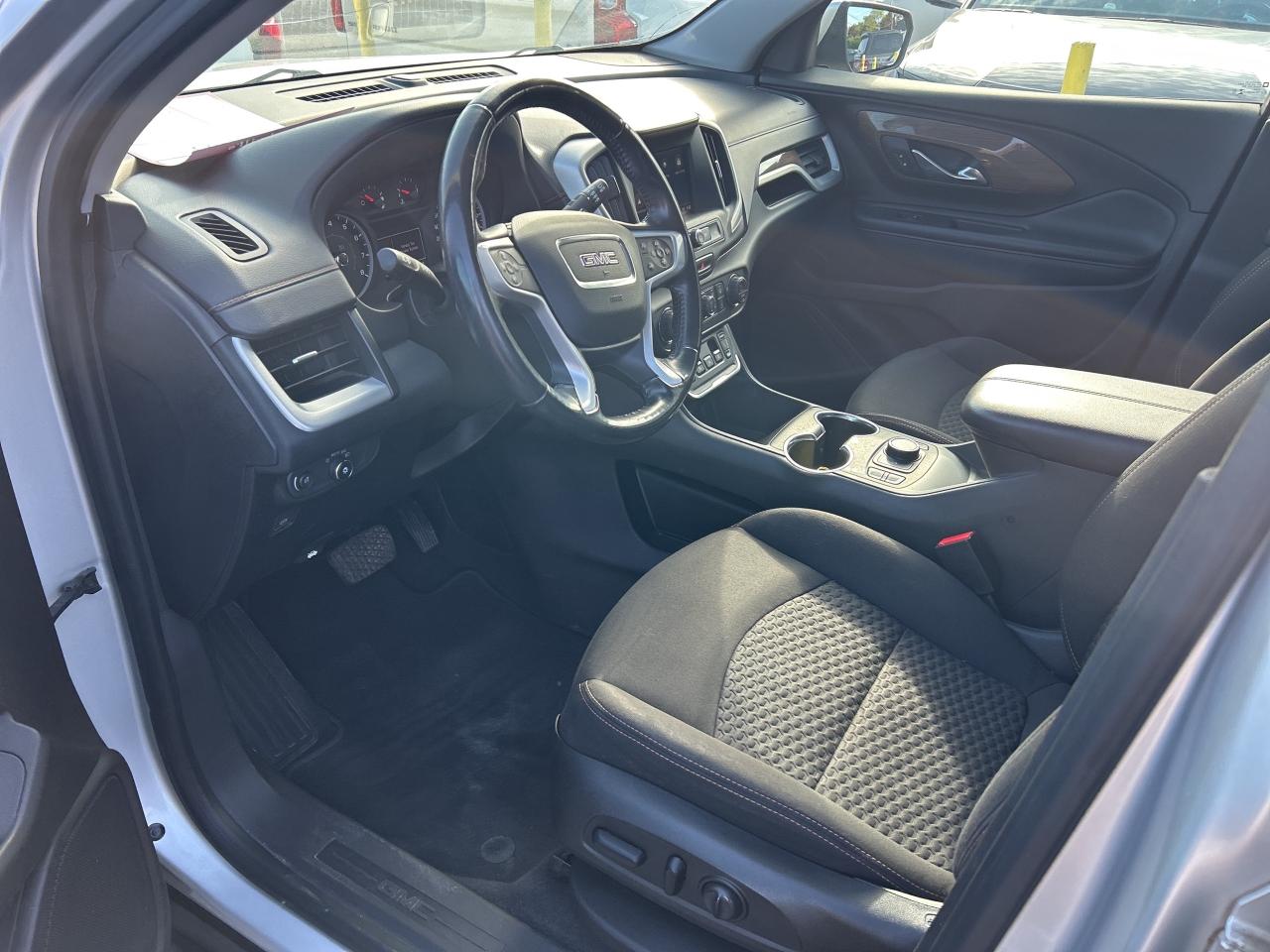 2018 GMC Terrain SLE, CLEAN CARFAX, HEATED SEATS, REMOTE START! - Photo #12