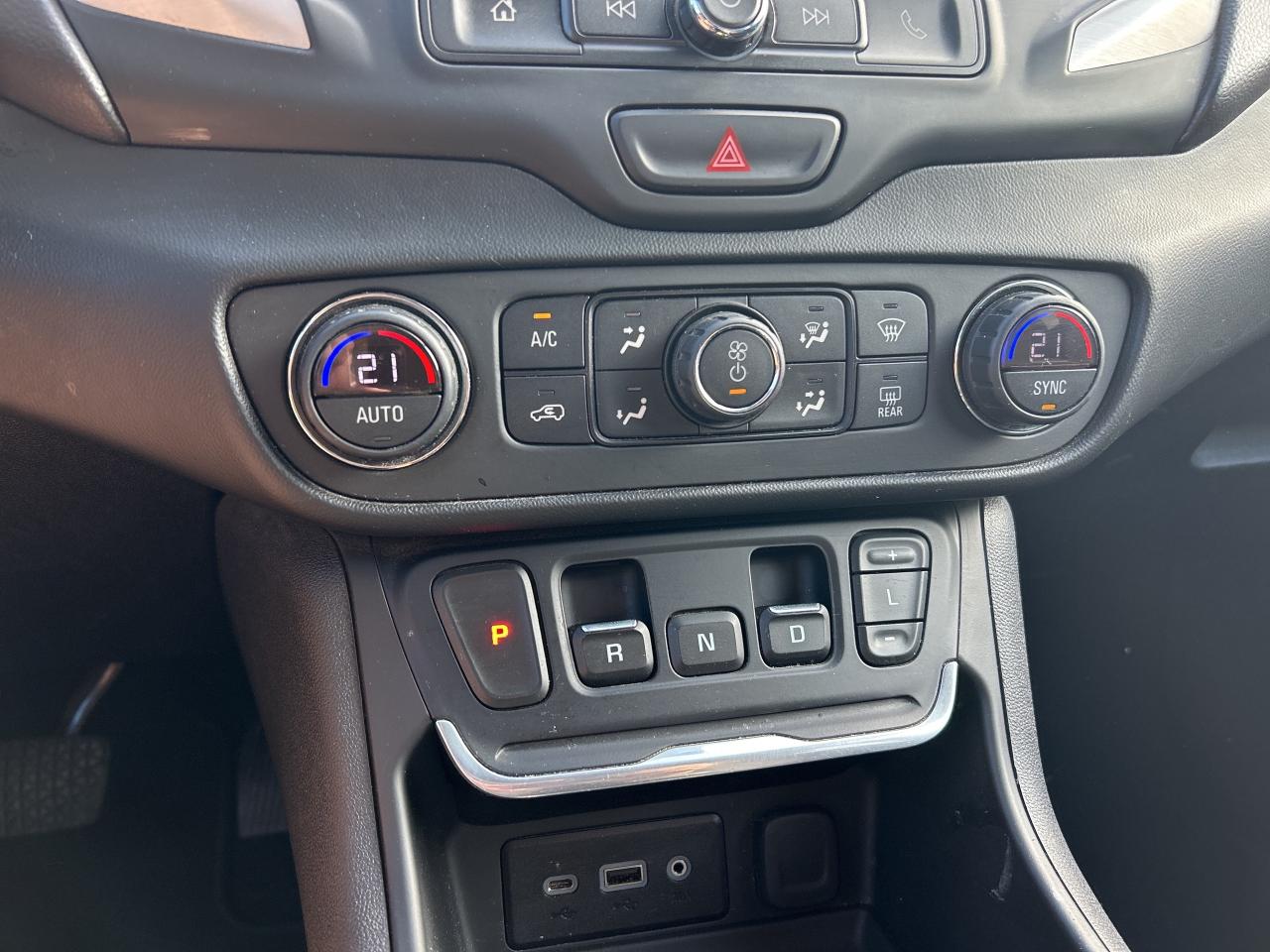 2018 GMC Terrain SLE, CLEAN CARFAX, HEATED SEATS, REMOTE START! - Photo #18