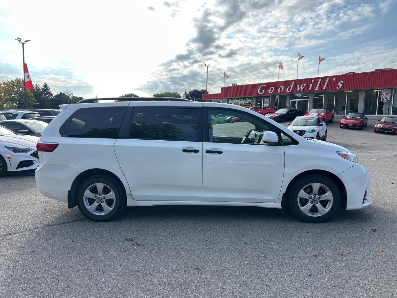 2020 Toyota Sienna CE 7-PASS, BACK UP CAM, REAR CLIMATE CONTROL! - Photo #5