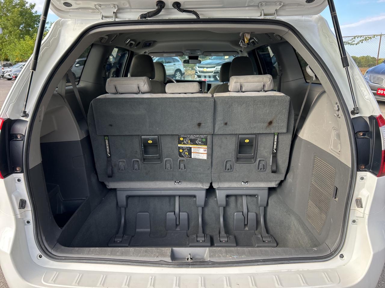 2020 Toyota Sienna CE 7-PASS, BACK UP CAM, REAR CLIMATE CONTROL! - Photo #11