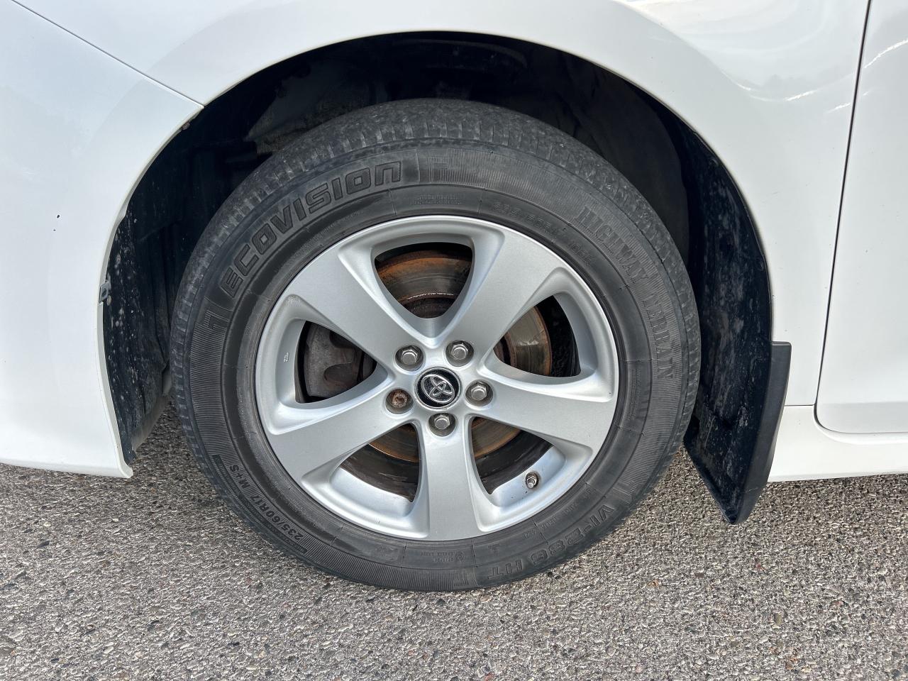 2020 Toyota Sienna CE 7-PASS, BACK UP CAM, REAR CLIMATE CONTROL! - Photo #10