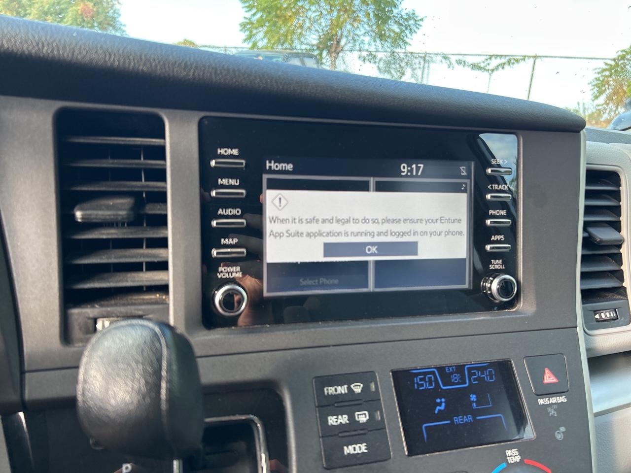2020 Toyota Sienna CE 7-PASS, BACK UP CAM, REAR CLIMATE CONTROL! - Photo #21