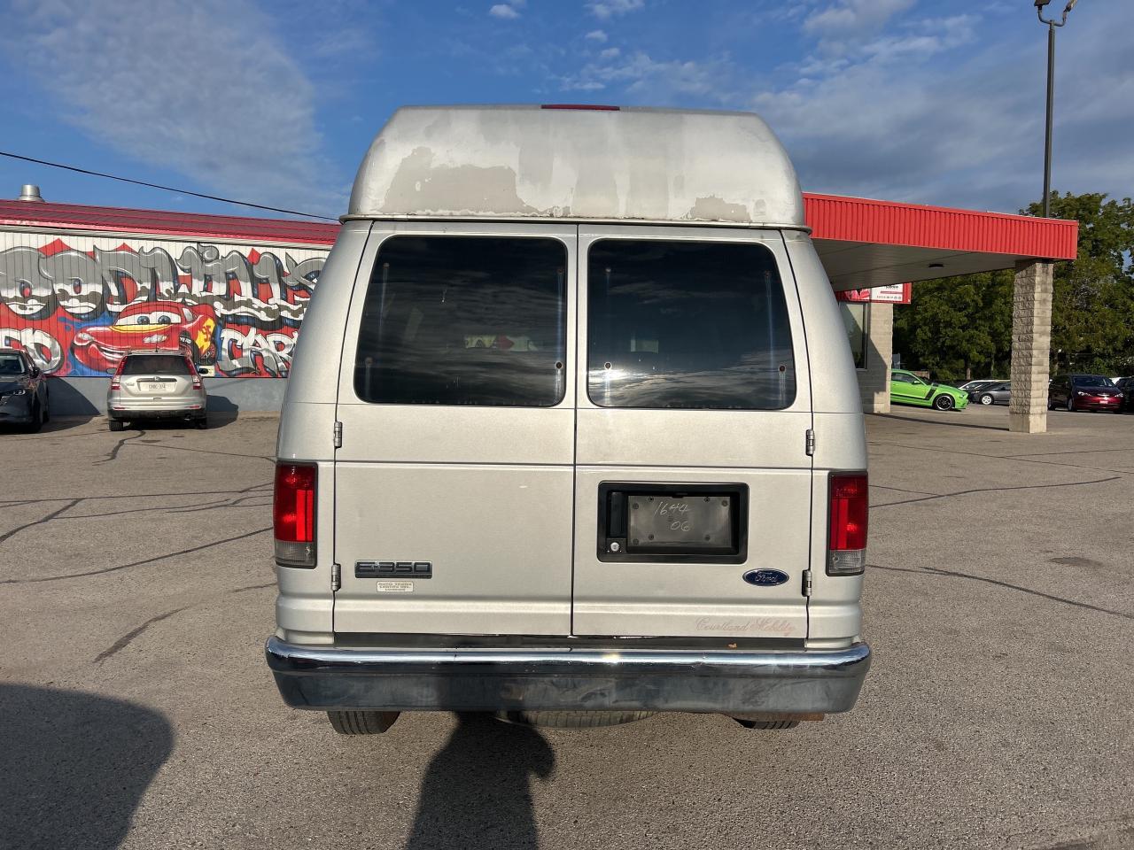 2006 Ford Econoline AS IS, WHEEL CHAIR LIFT, SIDE LOADING - Photo #8