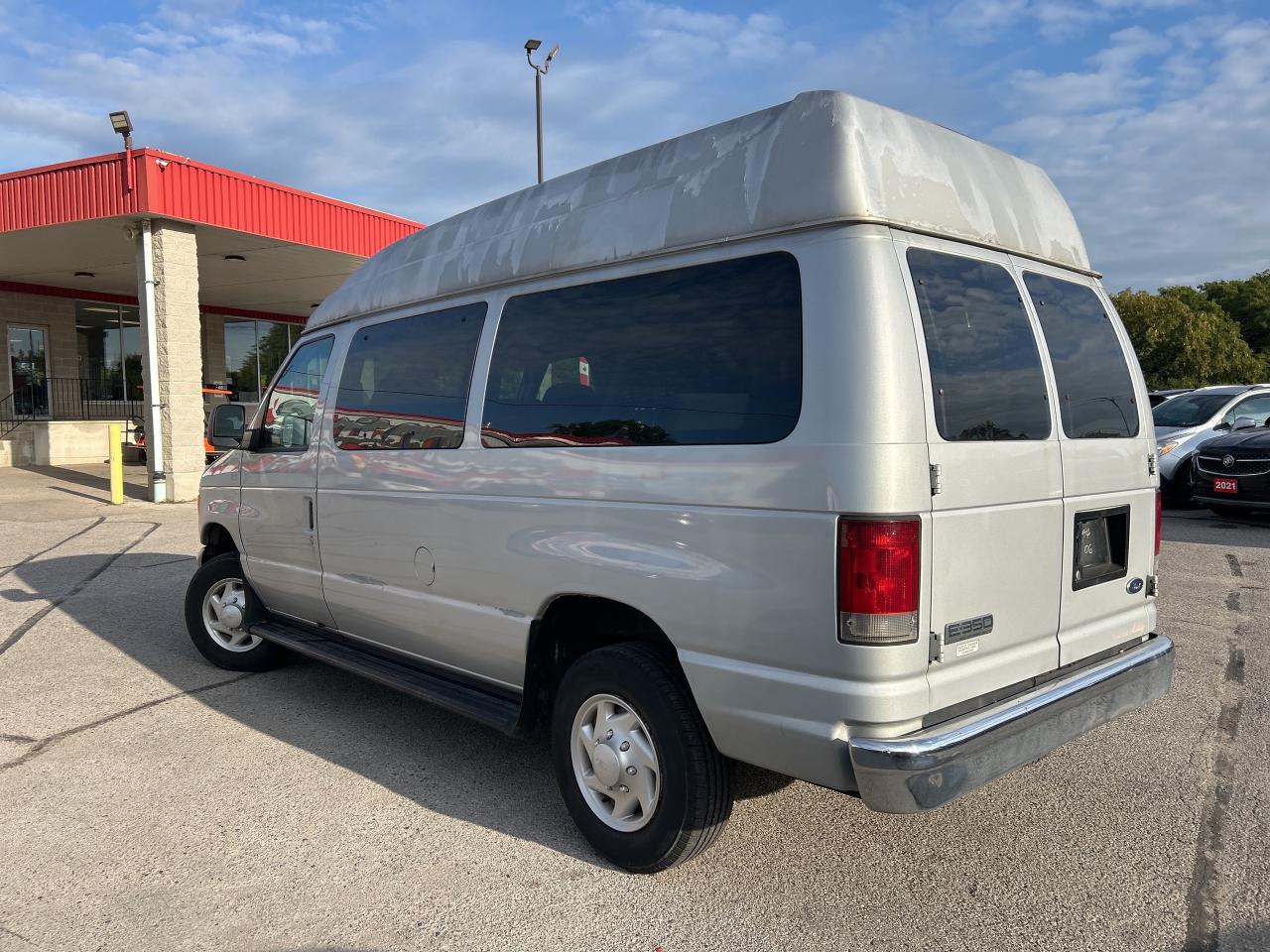 2006 Ford Econoline AS IS, WHEEL CHAIR LIFT, SIDE LOADING - Photo #9
