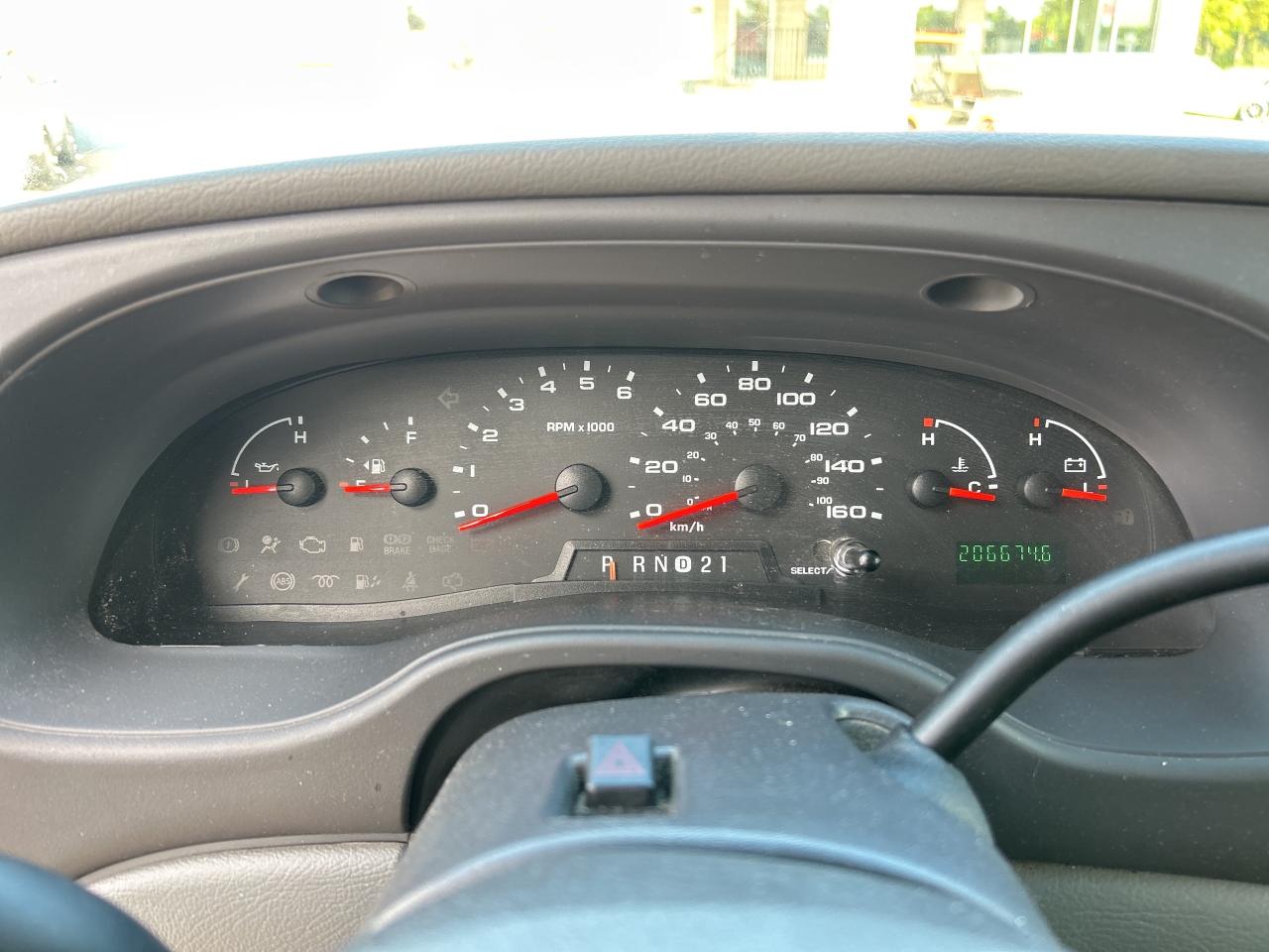 2006 Ford Econoline AS IS, WHEEL CHAIR LIFT, SIDE LOADING - Photo #15