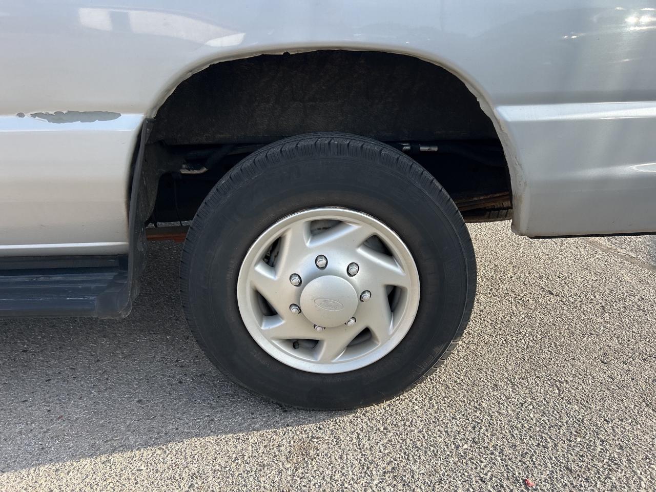 2006 Ford Econoline AS IS, WHEEL CHAIR LIFT, SIDE LOADING - Photo #11