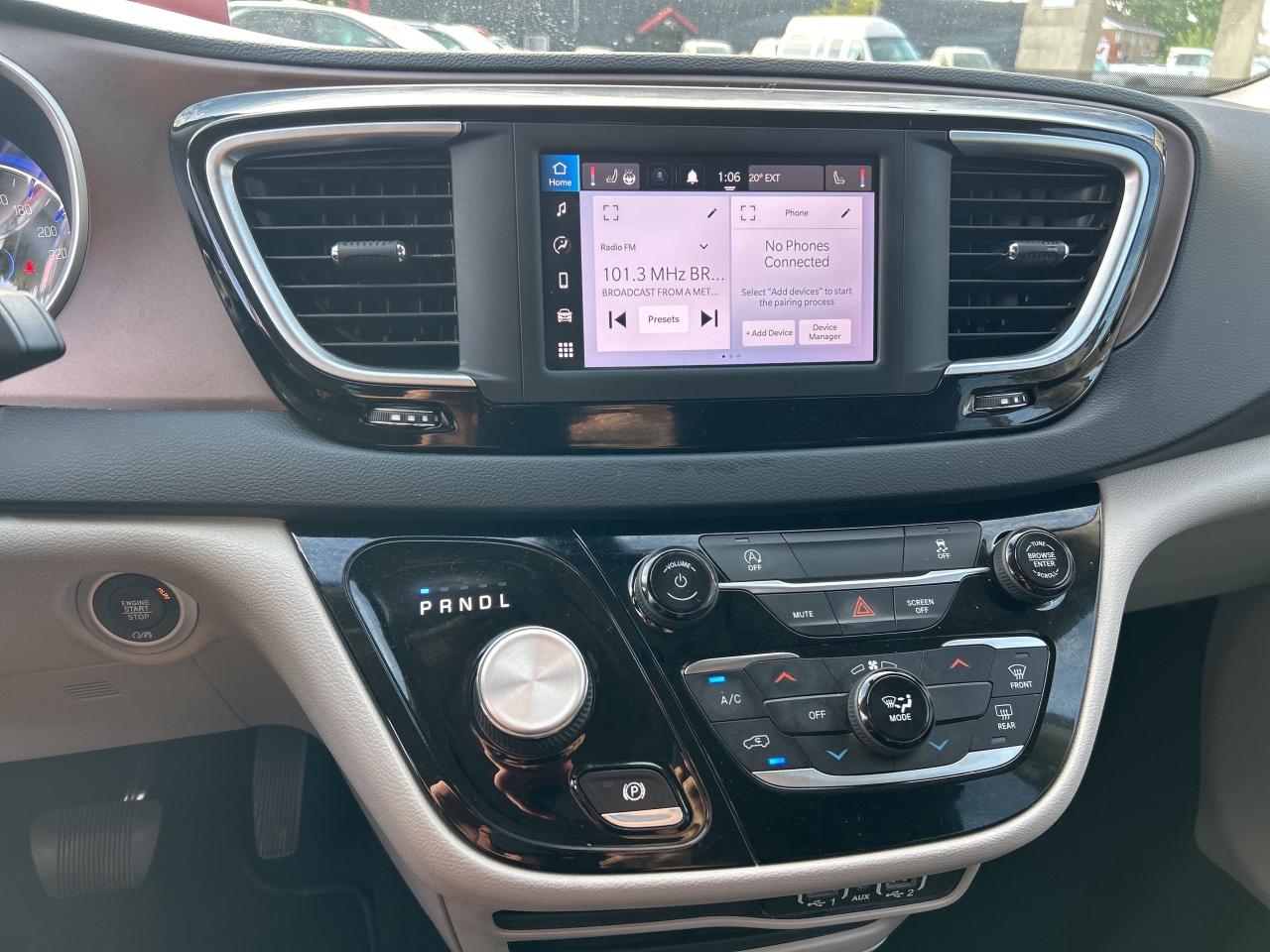 2022 Dodge Grand Caravan SXT, CLEAN CARFAX, POWER DOORS, REMOTE START! - Photo #20