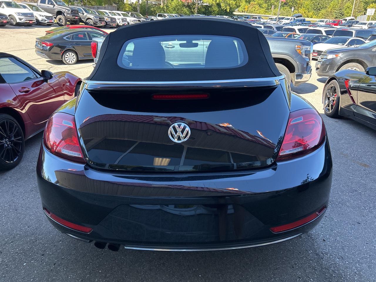 2018 Volkswagen Beetle Convertible TRENDLINE, AUTO, BACK UP CAM, BLINDSPOT MONITORS! Photo