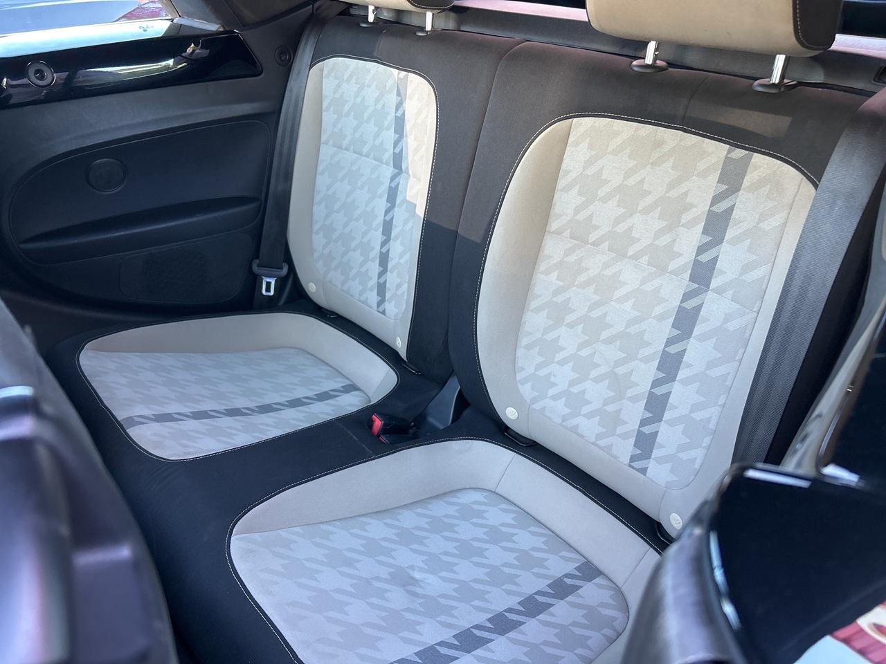 2018 Volkswagen Beetle Convertible TRENDLINE, AUTO, BACK UP CAM, BLINDSPOT MONITORS! Photo