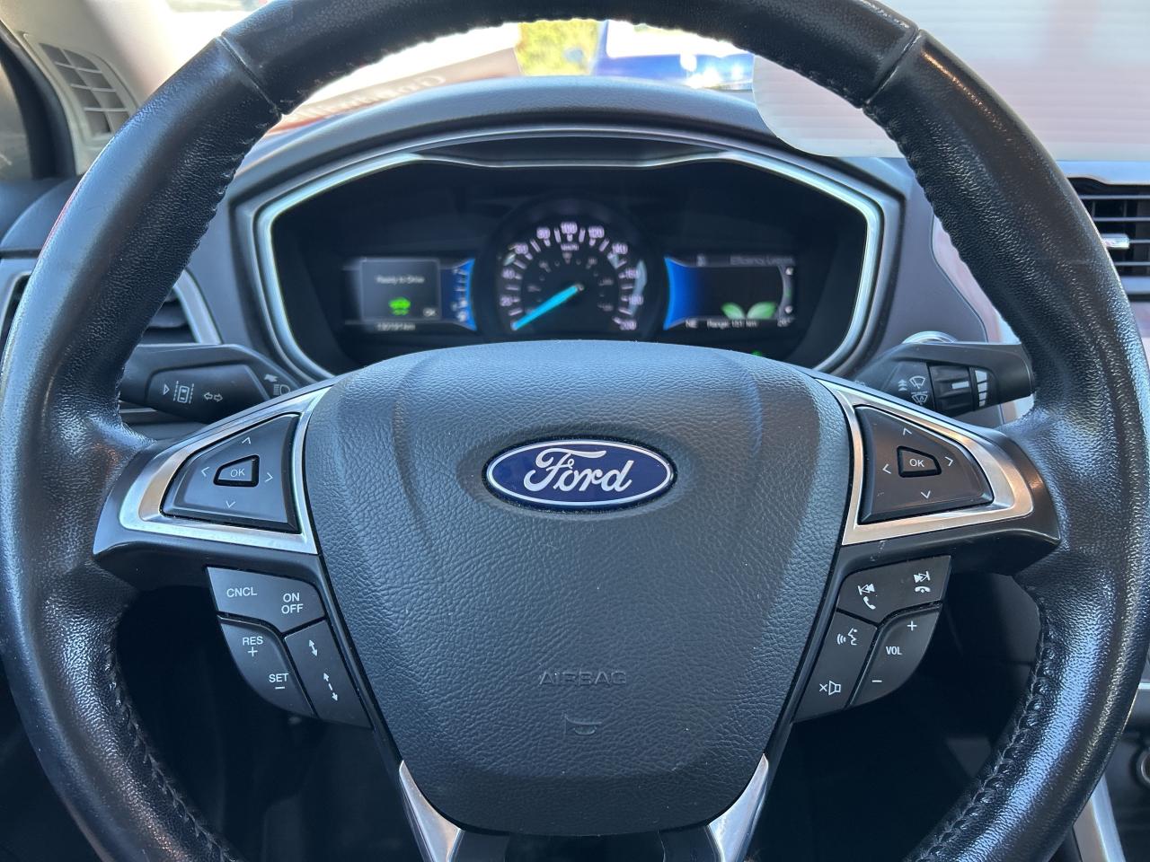 2019 Ford Fusion Hybrid SEL, HEATED LEATHER, REMOTE START! - Photo #18