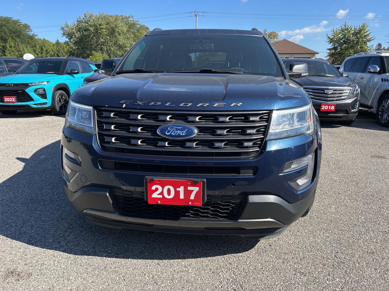 2017 Ford Explorer XLT, 6 PASSENGER, REMOTE START, BACK UP CAMERA! - Photo #3