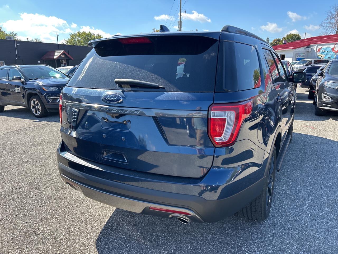 2017 Ford Explorer XLT, 6 PASSENGER, REMOTE START, BACK UP CAMERA! - Photo #6