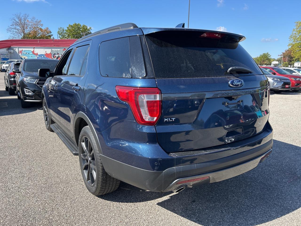 2017 Ford Explorer XLT, 6 PASSENGER, REMOTE START, BACK UP CAMERA! - Photo #8